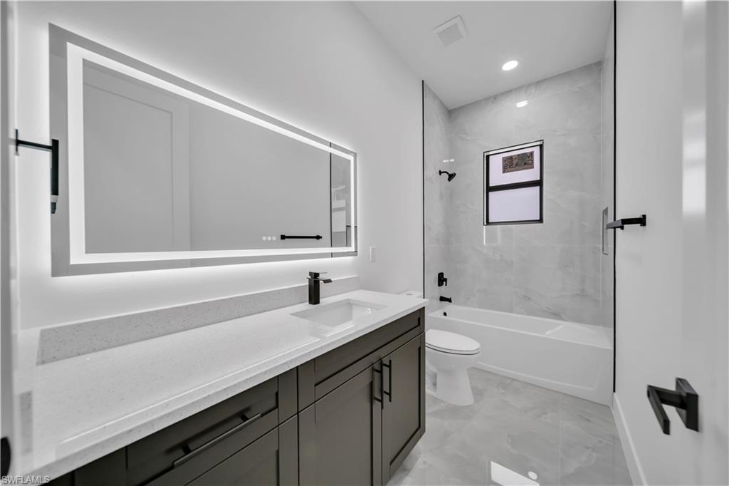 2720 Santa Barbara Blvd N Property Photo 18