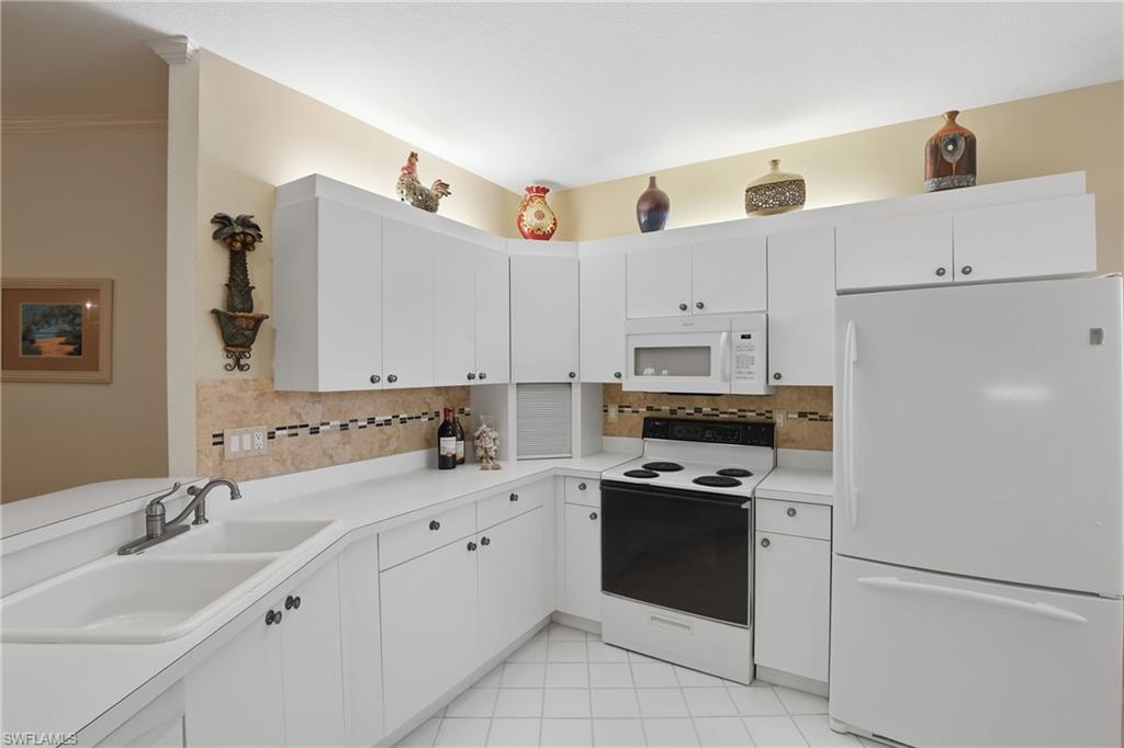 8420 Excalibur Cir R6 Property Photo 8