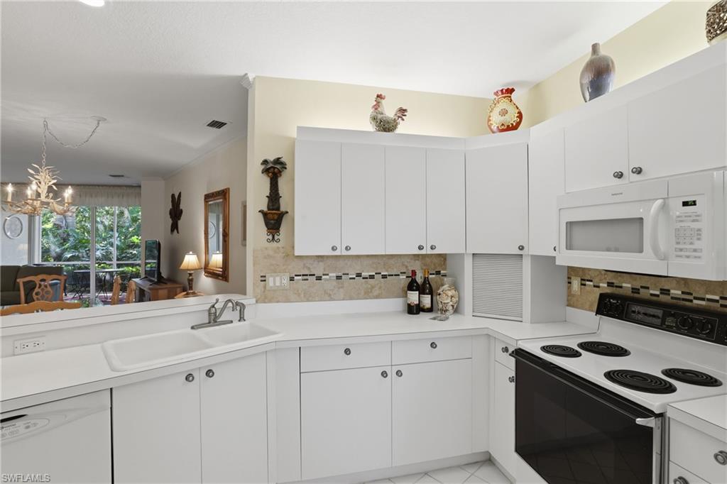 8420 Excalibur Cir R6 Property Photo 9