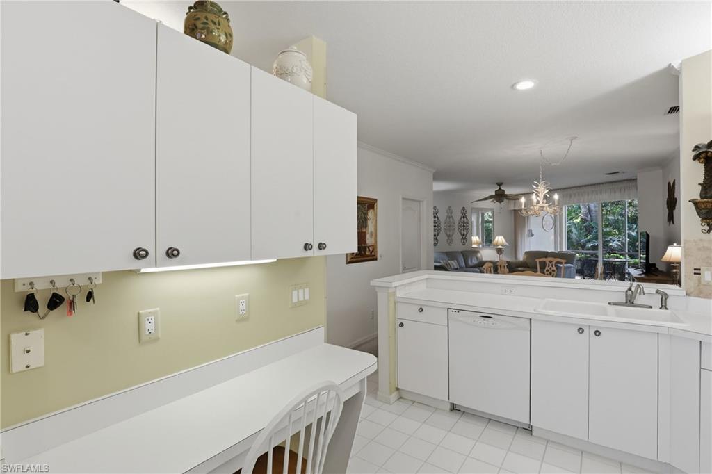 8420 Excalibur Cir R6 Property Photo 10