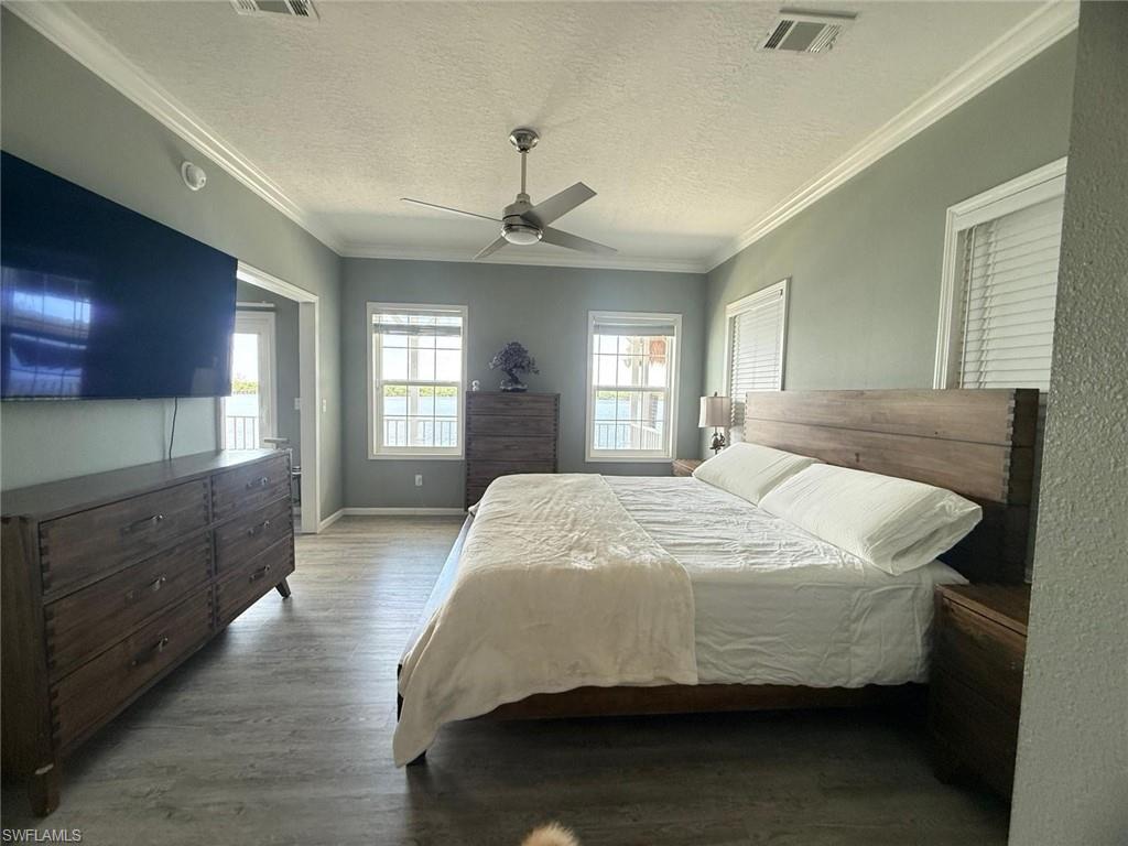 4835 Riverside Dr Property Photo 12
