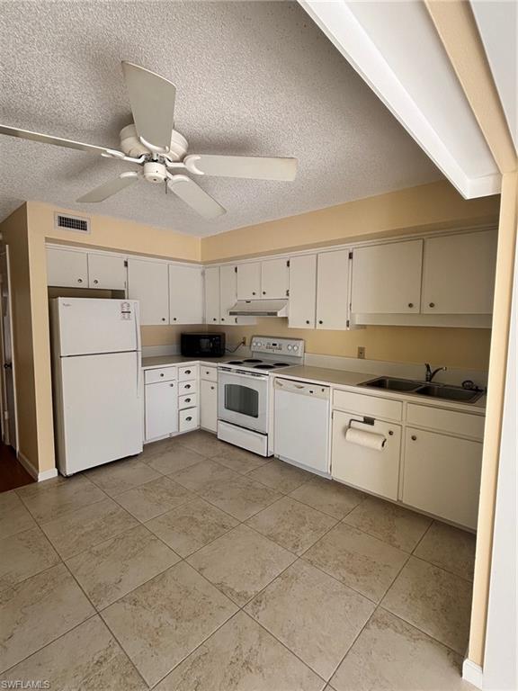 296 4th Ave S 296 Property Photo 5