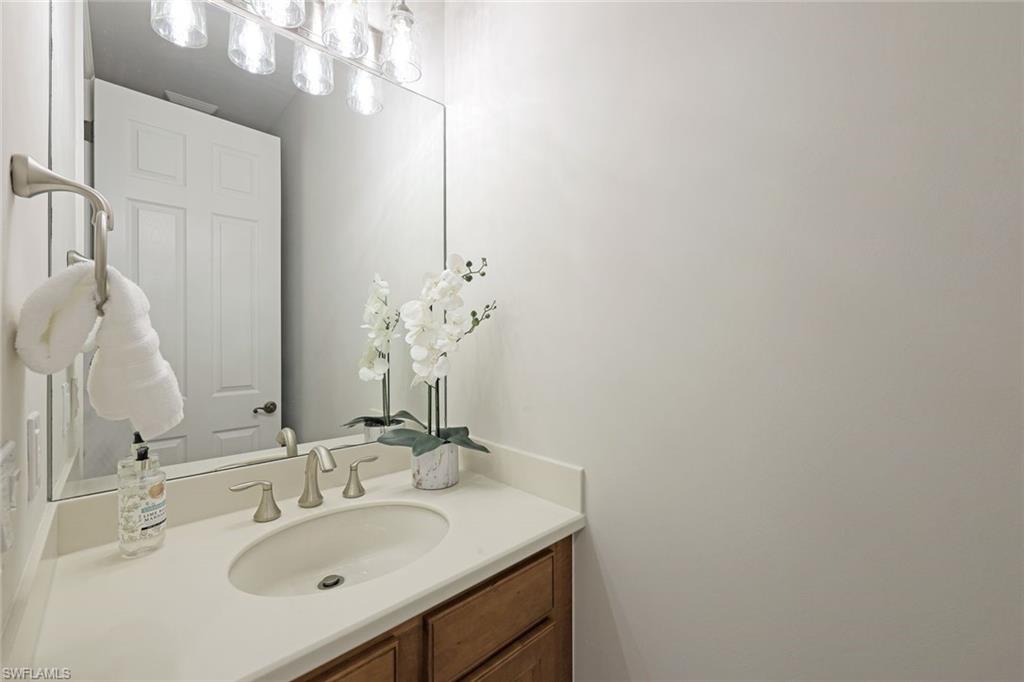 1423 Santiago Cir 1702 Property Photo 13