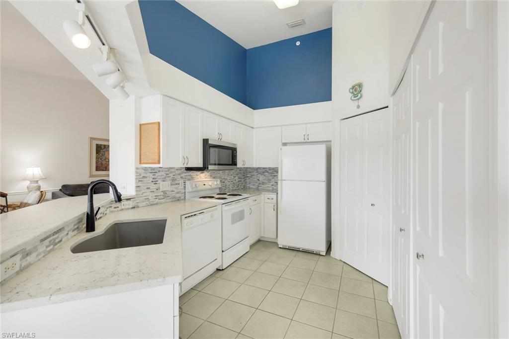 28851 Bermuda Lago Ct 304 Property Photo 9