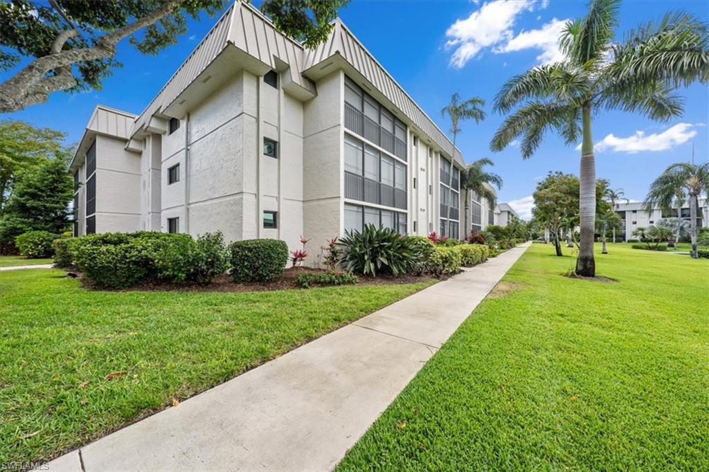 788 Park Shore Dr D30 Property Photo 1