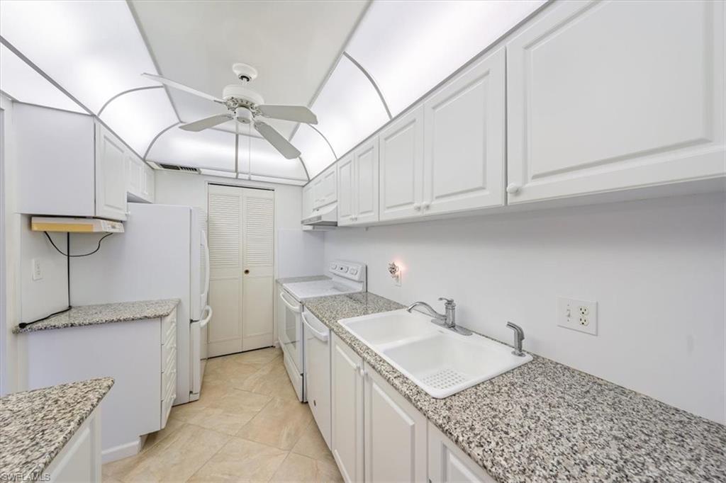 788 Park Shore Dr D30 Property Photo 6