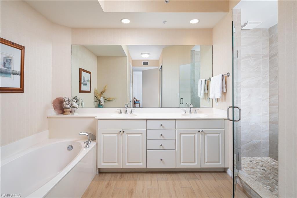 410 Flagship Dr 806 Property Photo 2