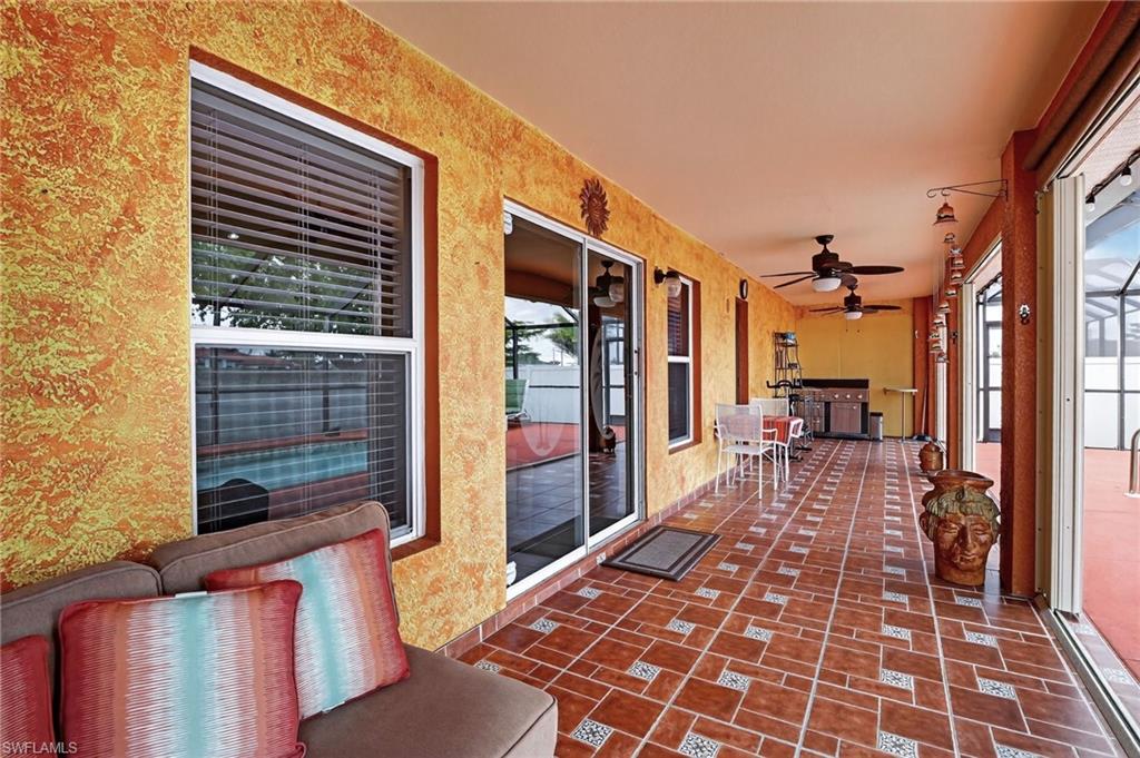 1223 40th Pl Property Photo 5