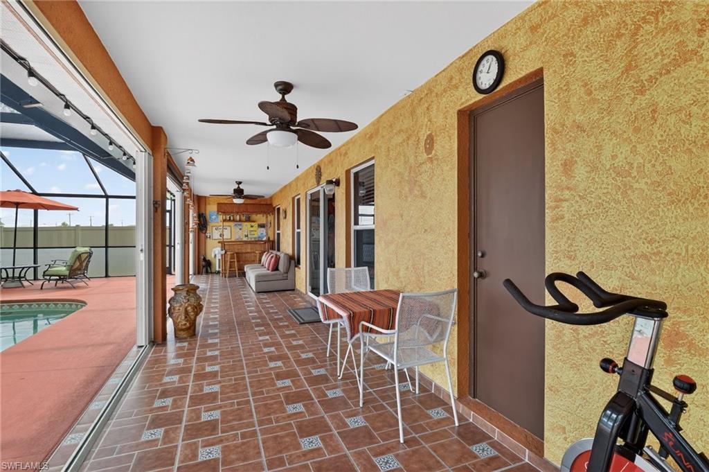 1223 40th Pl Property Photo 6