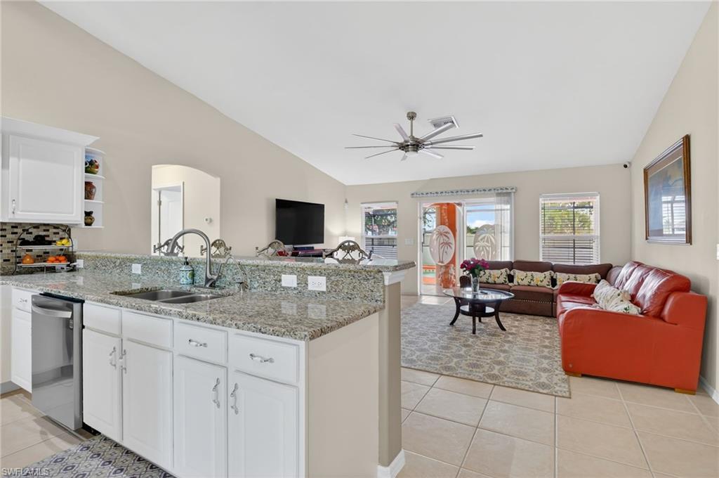 1223 40th Pl Property Photo 13