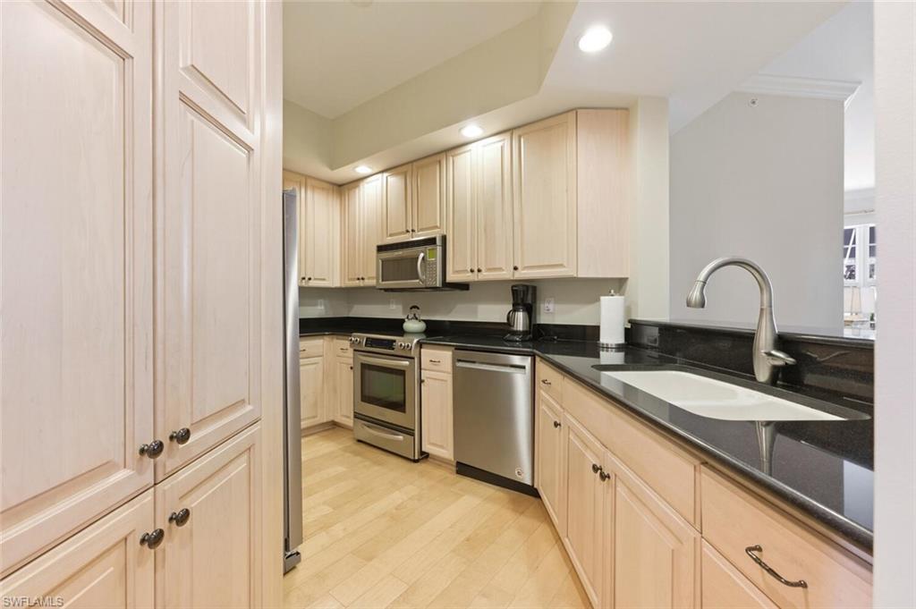 5068 Annunciation Cir 4310 Property Photo 11