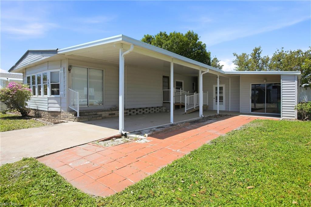 181 Manatee Loop Property Photo 3