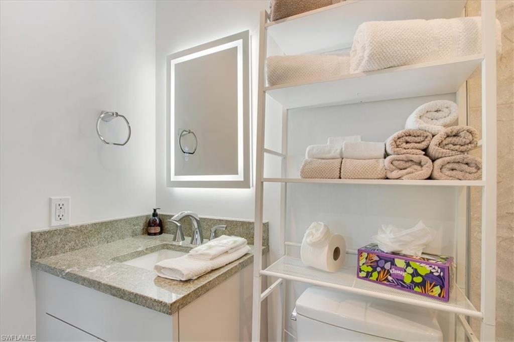 457 Tallwood St 305 Property Photo 8