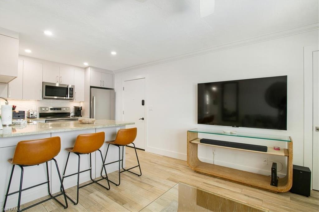 457 Tallwood St 305 Property Photo 13