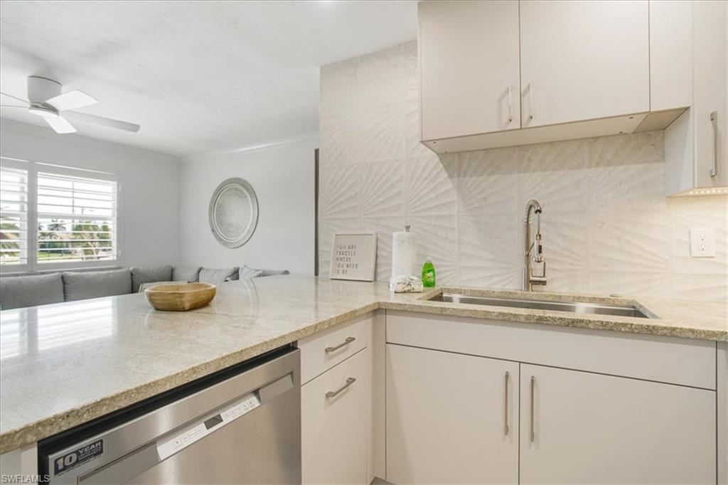 457 Tallwood St 305 Property Photo 15