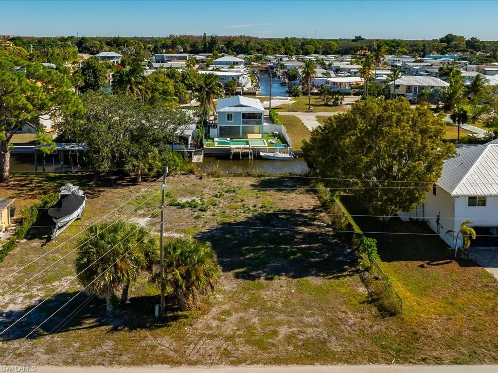 24526 Redfish St Property Photo 2