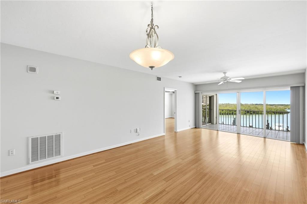 13105 Vanderbilt Dr 407 Property Photo 8
