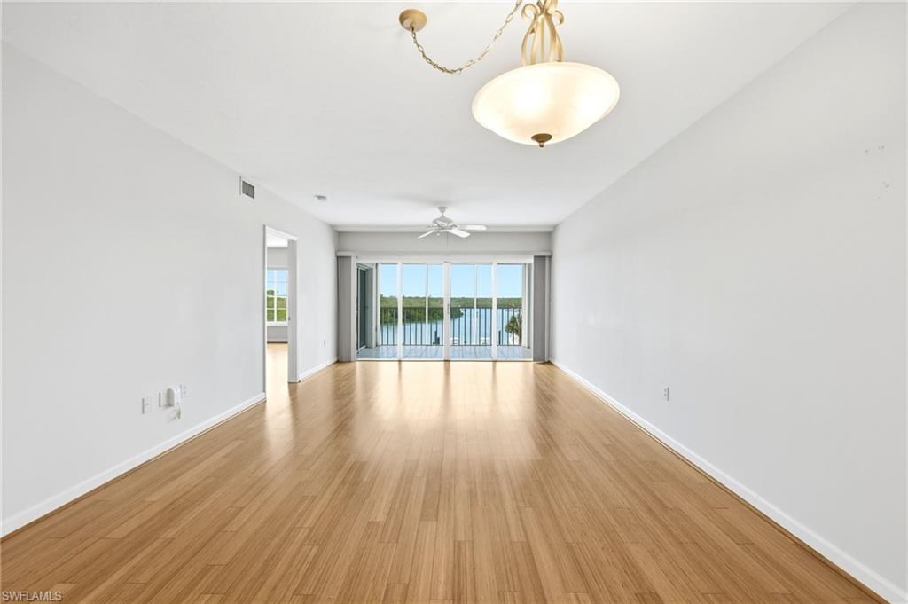13105 Vanderbilt Dr 407 Property Photo 28
