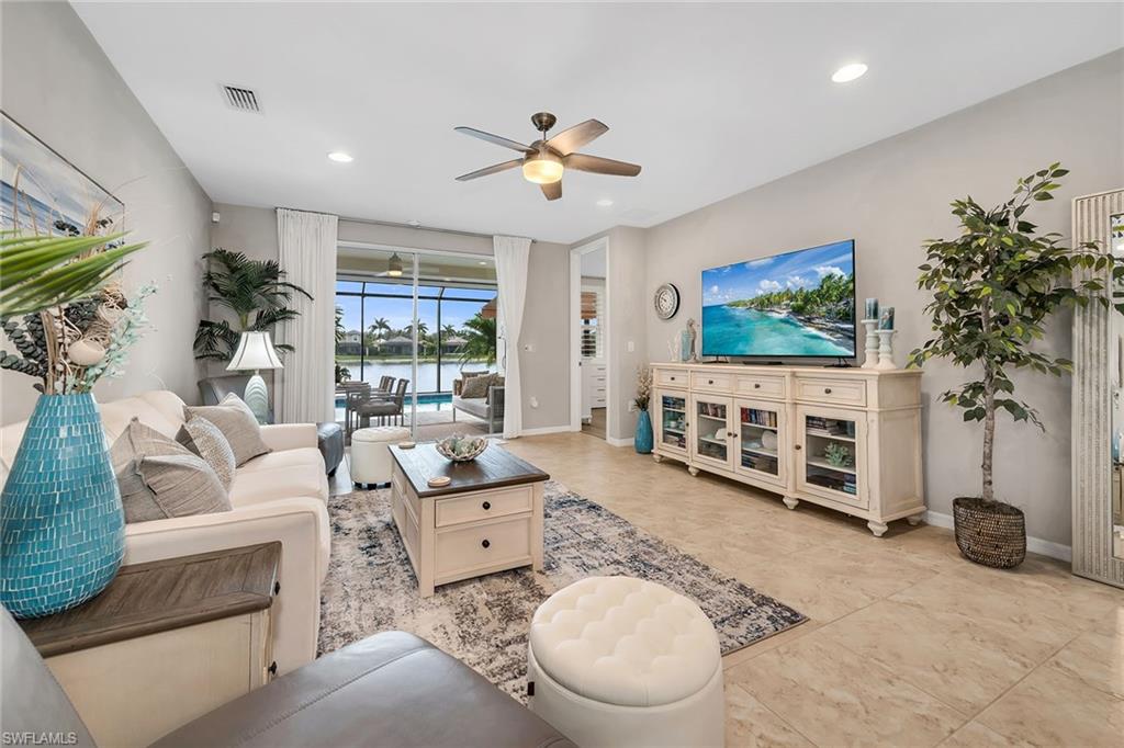 14815 Edgewater Cir Property Photo 4
