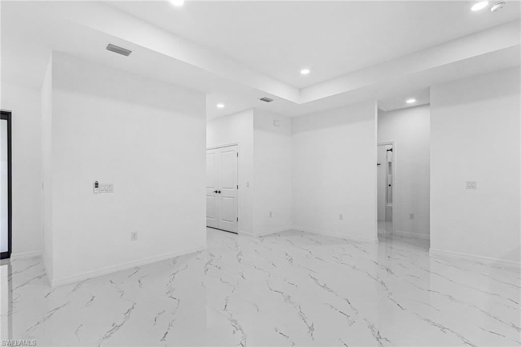 1630 17th Ter Property Photo 4