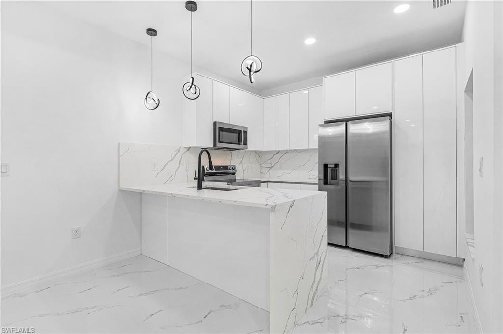 1630 17th Ter Property Photo 5
