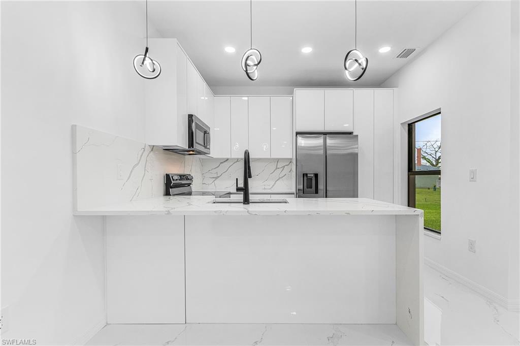 1630 17th Ter Property Photo 6