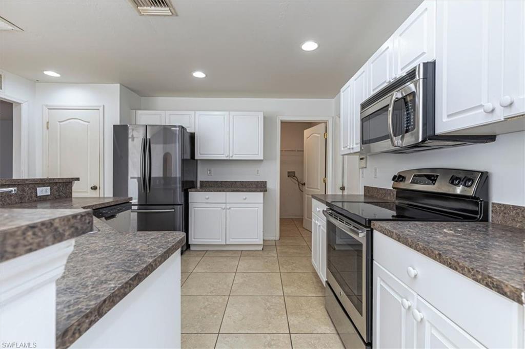 2814 Cerito Ave N Property Photo 3