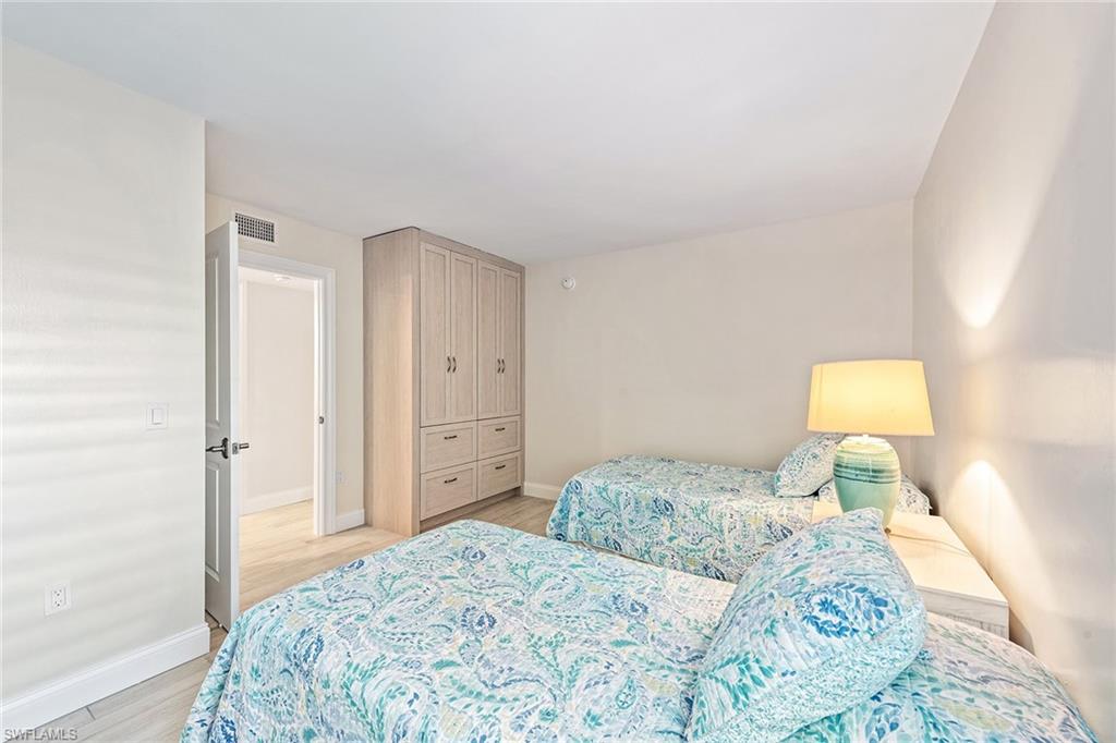 2850 Gulf Shore Blvd N 102 Property Photo 17