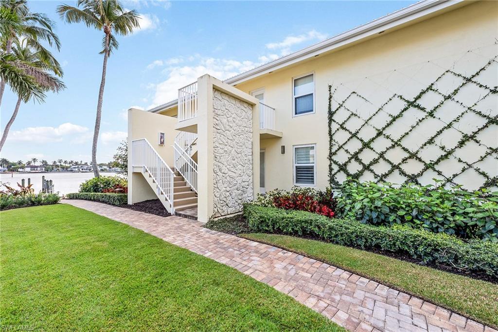 2850 Gulf Shore Blvd N 102 Property Photo 20