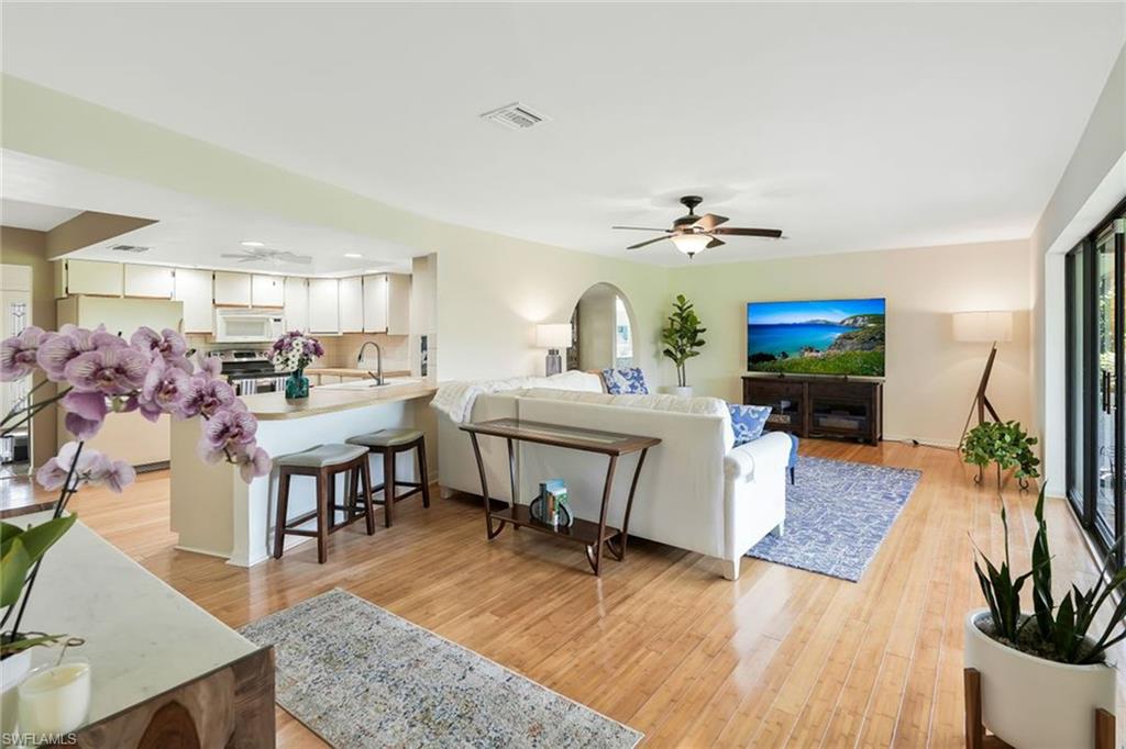 10361 Windsor Way Property Photo 14