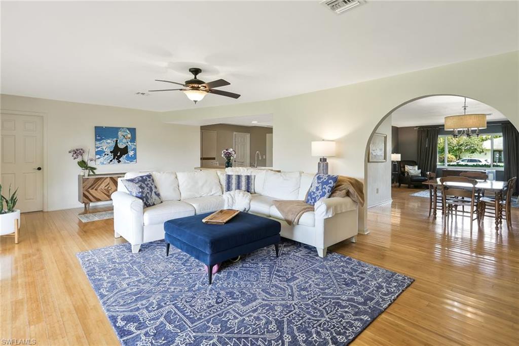 10361 Windsor Way Property Photo 15