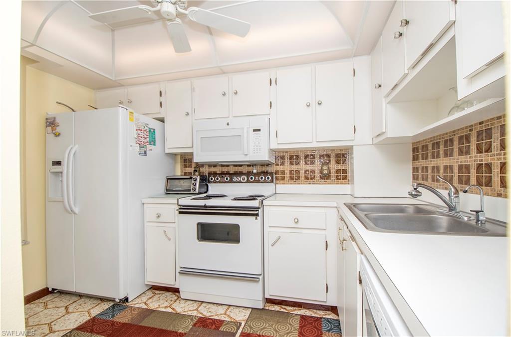 320 Seaview Ct 1011 Property Photo 4