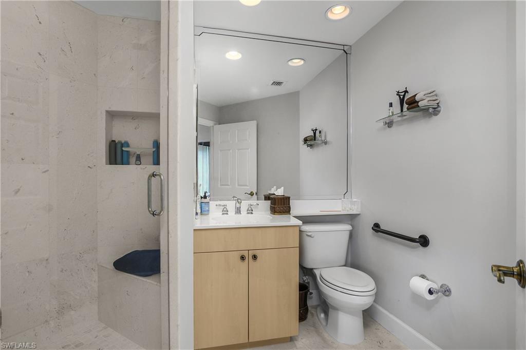 425 Cove Tower Dr 504 Property Photo 23
