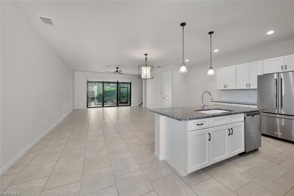 13010 Pembroke Dr Property Photo 2
