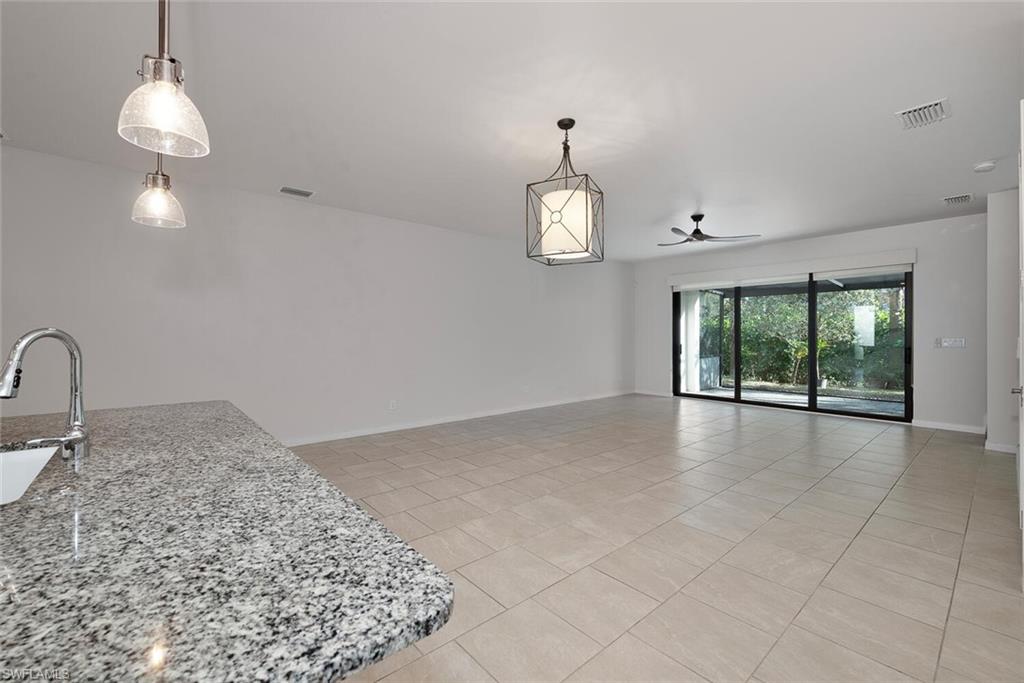 13010 Pembroke Dr Property Photo 7