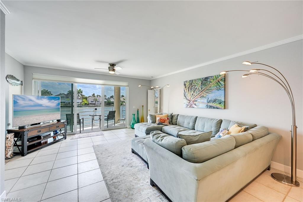 4530 Gulf Shore Blvd N 2-122 Property Photo 3