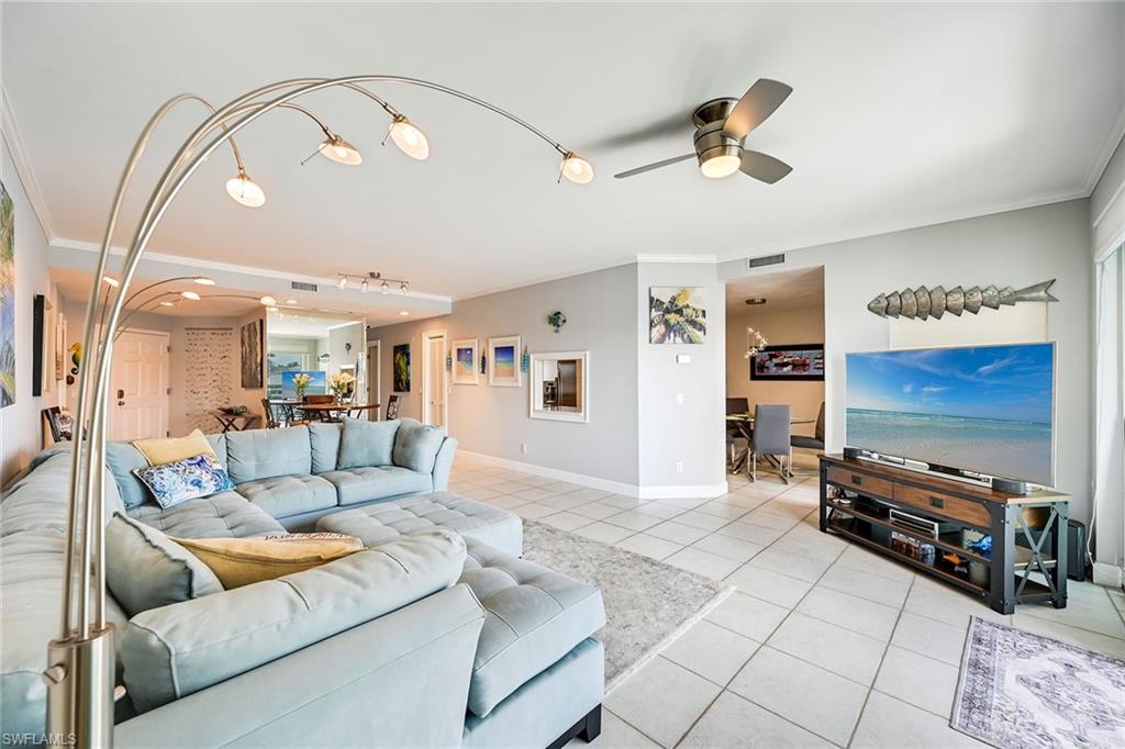4530 Gulf Shore Blvd N 2-122 Property Photo 4