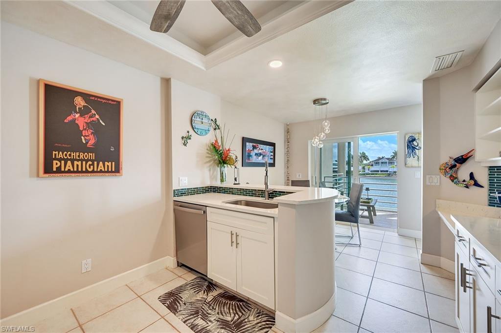 4530 Gulf Shore Blvd N 2-122 Property Photo 11