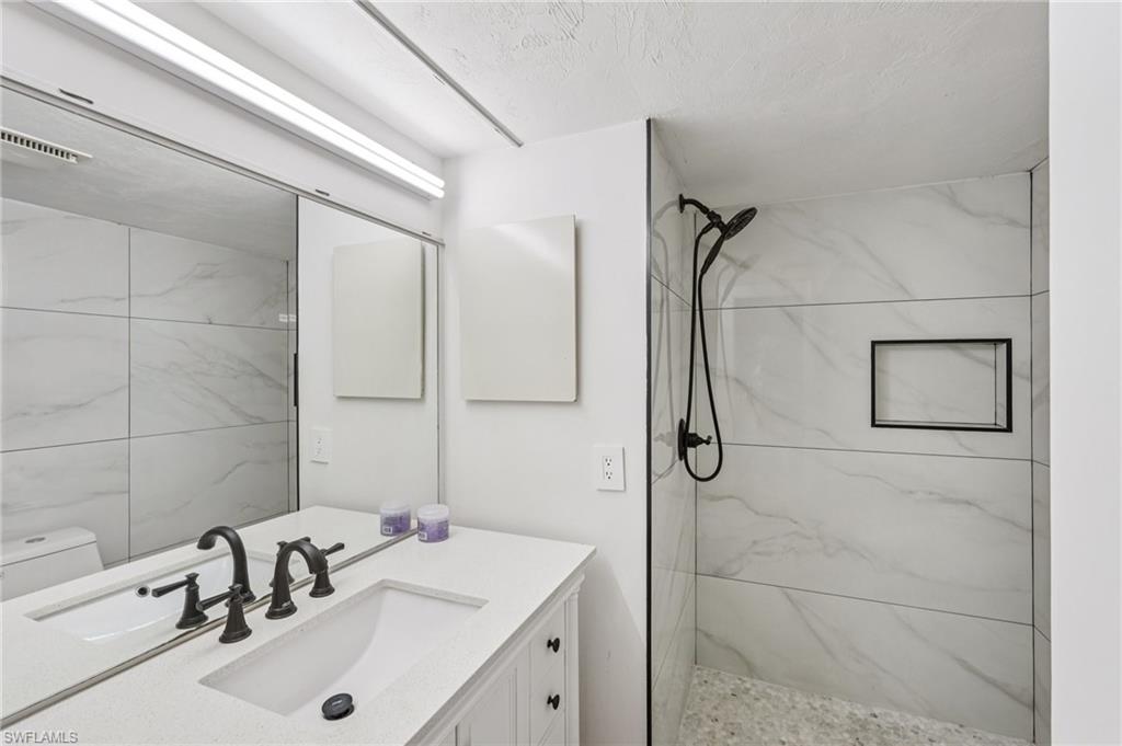 499 Forest Lakes Blvd 305 Property Photo 18