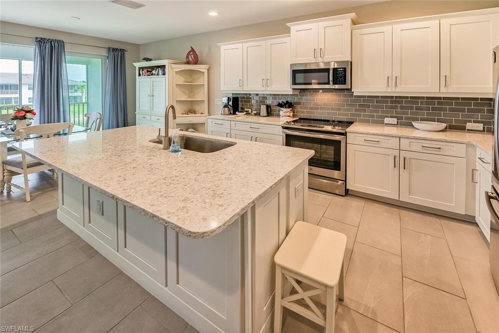 6954 Avalon Cir 707 Property Photo 2