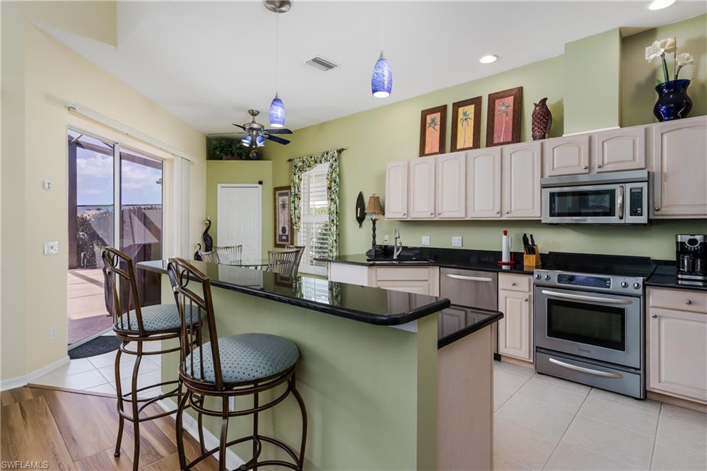 28460 Highgate Dr Property Photo 14