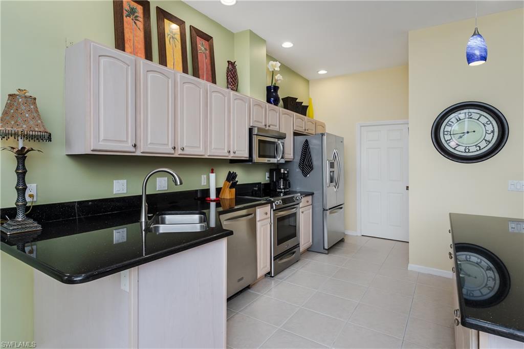 28460 Highgate Dr Property Photo 18