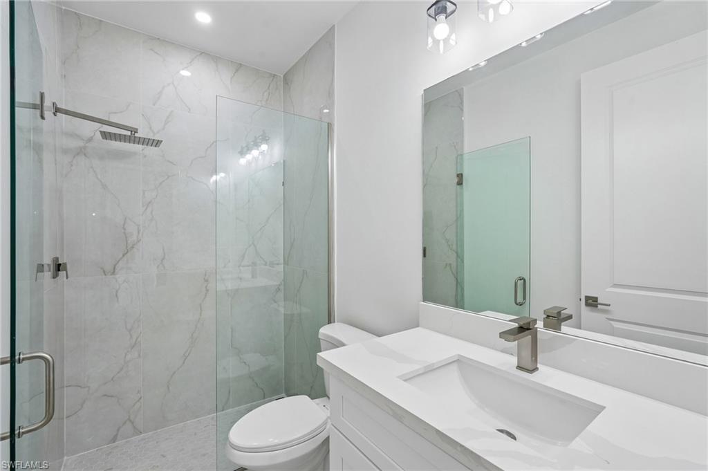 845-847 Meadow Rd Property Photo 16