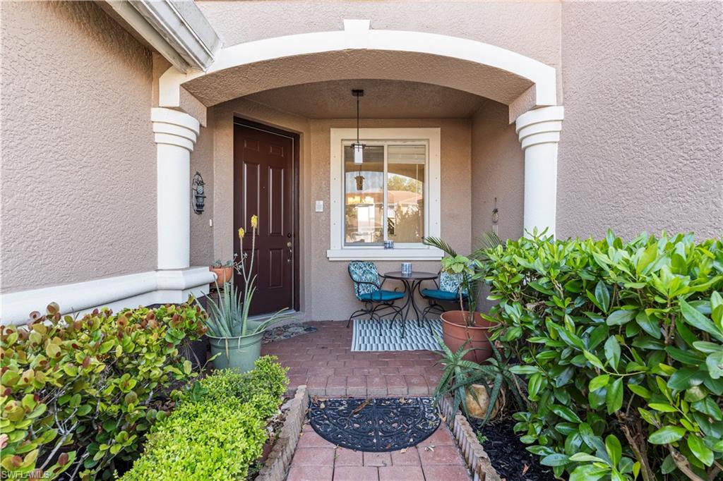 9808 Roundstone Cir Property Photo 3