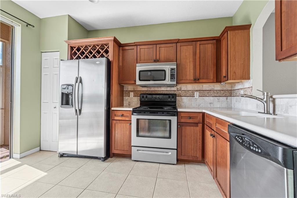 9808 Roundstone Cir Property Photo 20
