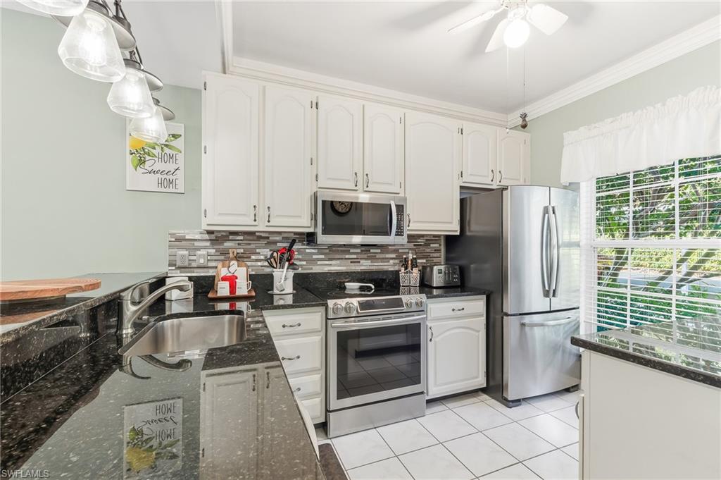 8161 Twelve Oaks Cir 512 Property Photo 4