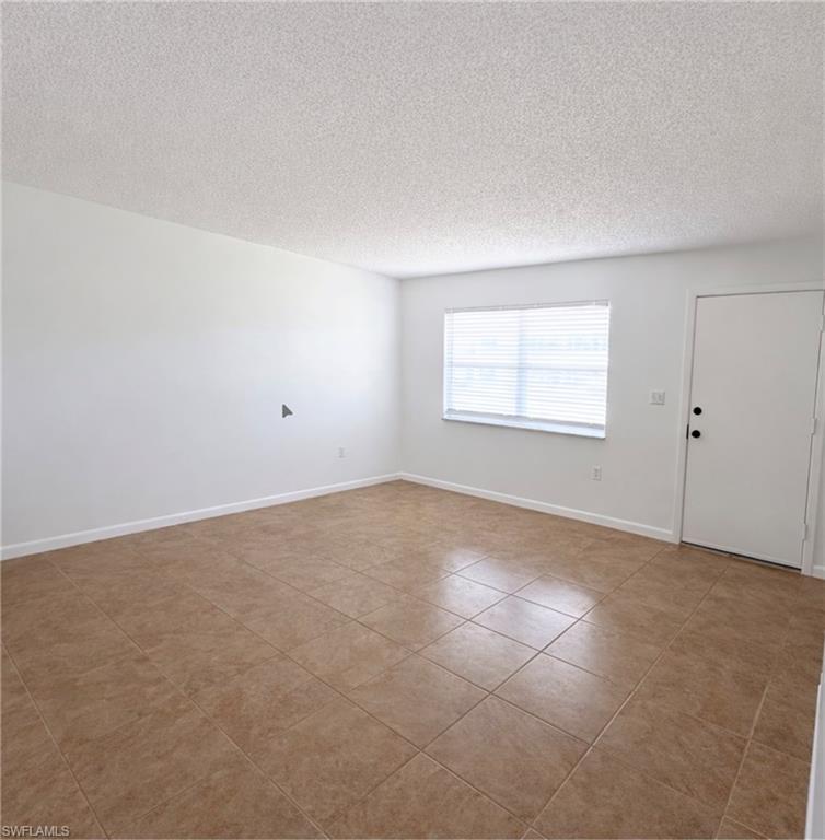 3325 Airport Rd N T4 Property Photo 2