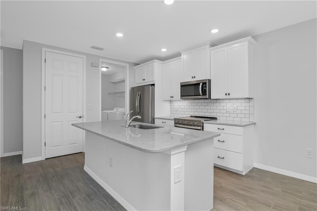 14559 Edgewater Cir Property Photo 3