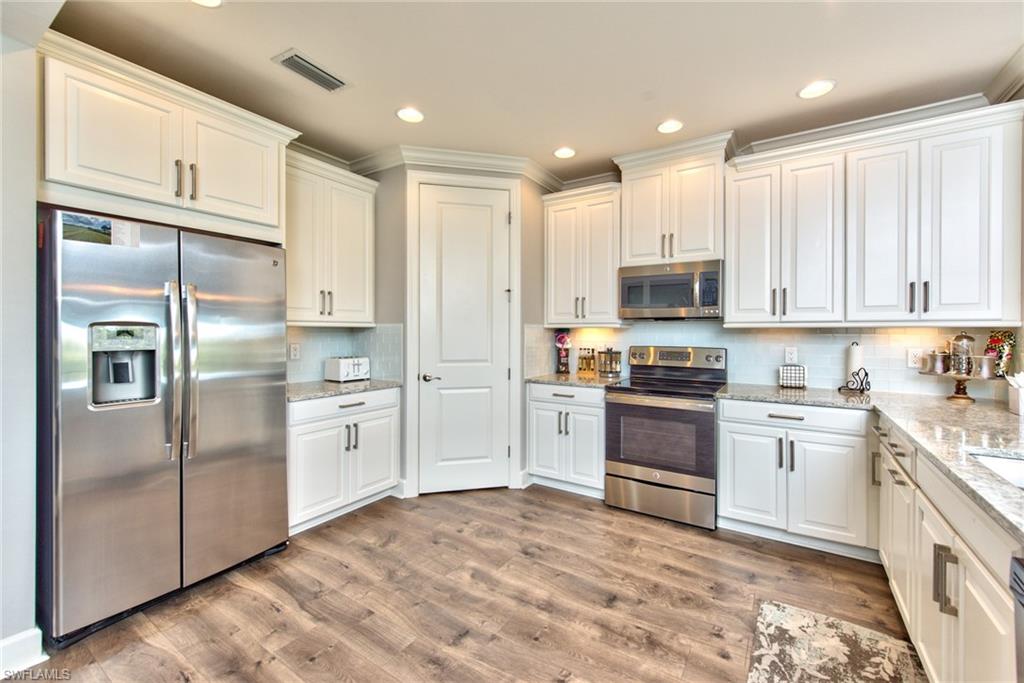8764 Bellano Ct 3-102 Property Photo 8