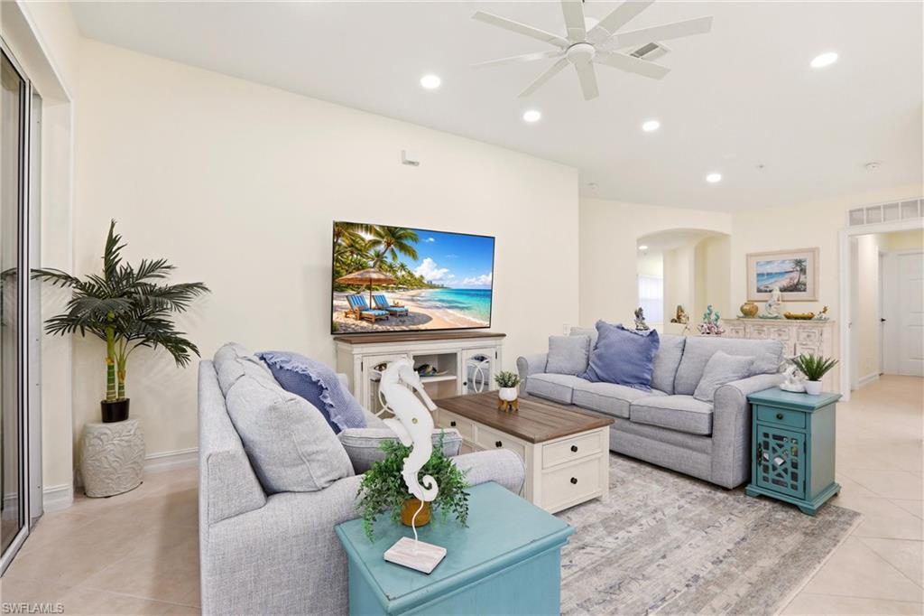 817 Carrick Bend Cir 201 Property Photo 4